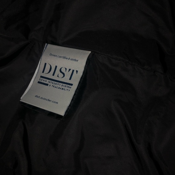 Moncler womens light down coat - Picture 14 of 15